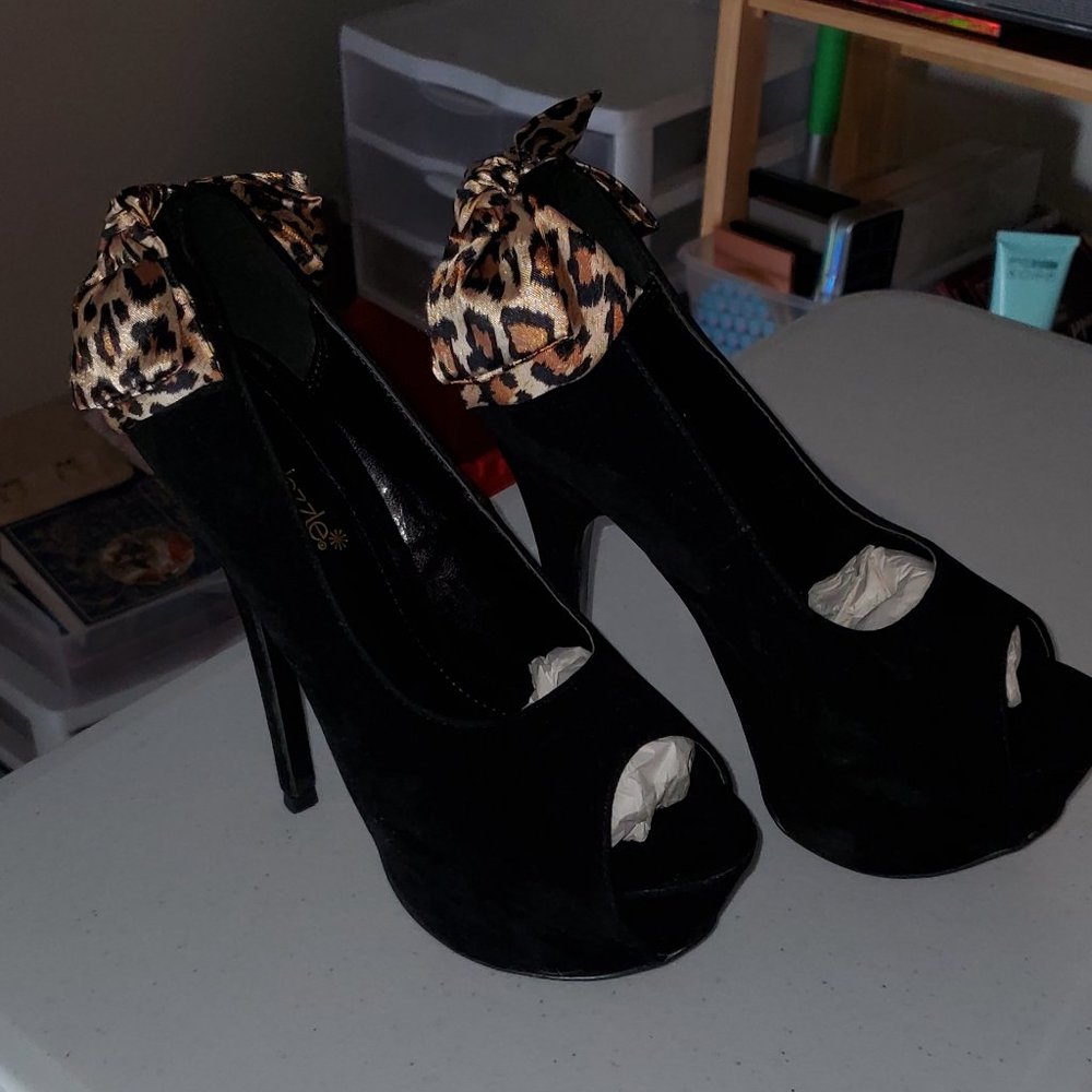 black heels with leopard print bows
